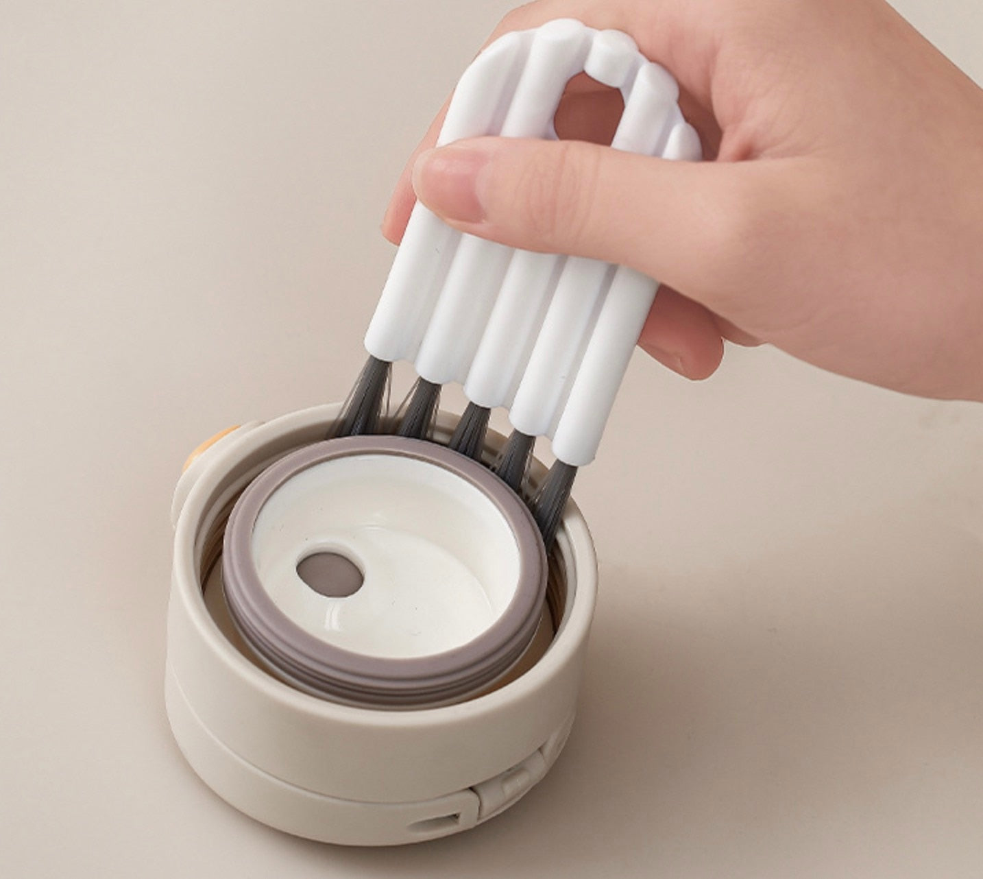 Brosse de nettoyage d'espaces de bouteilles 3-en-1